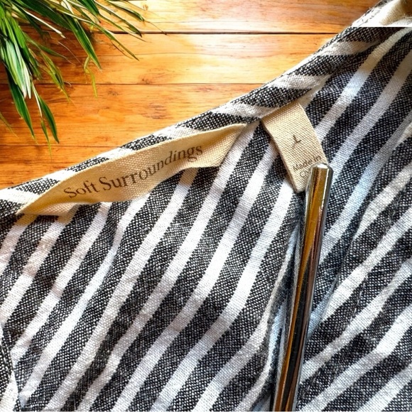 Soft Surroundings Linen Blend Landfall Cold Shoulder Tunic Top - Size Large - Picture 10 of 12